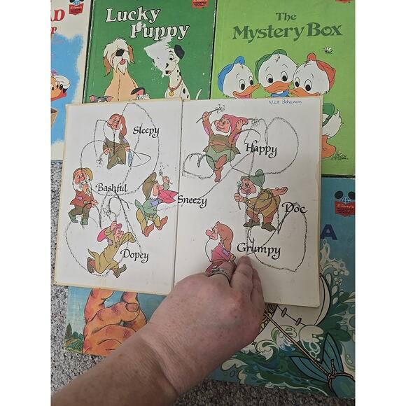 Lot of 8 VTG Walt Disney Ephemera Scrapbooking Hardcover Children's Story Books - Picture 5 of 7